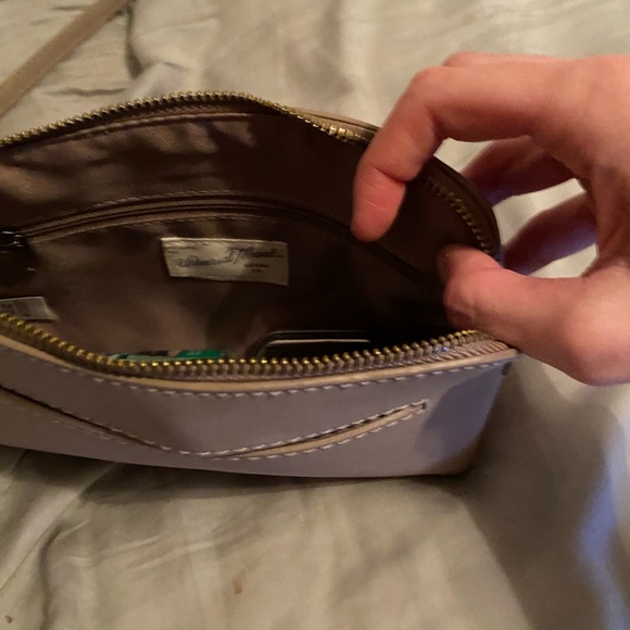 Target  adjustable strap purse beige in color - Picture 10 of 15